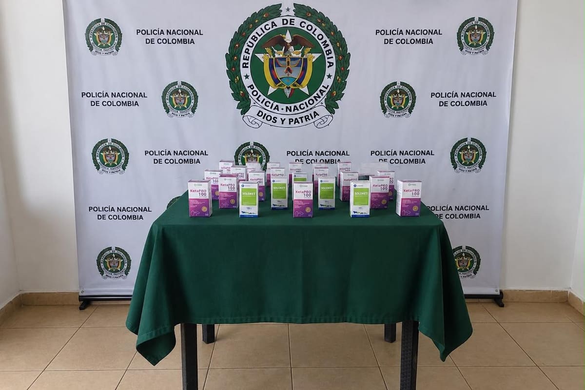 Incautan 25 frascos de ketamina en una vía de Lebrija, Santander