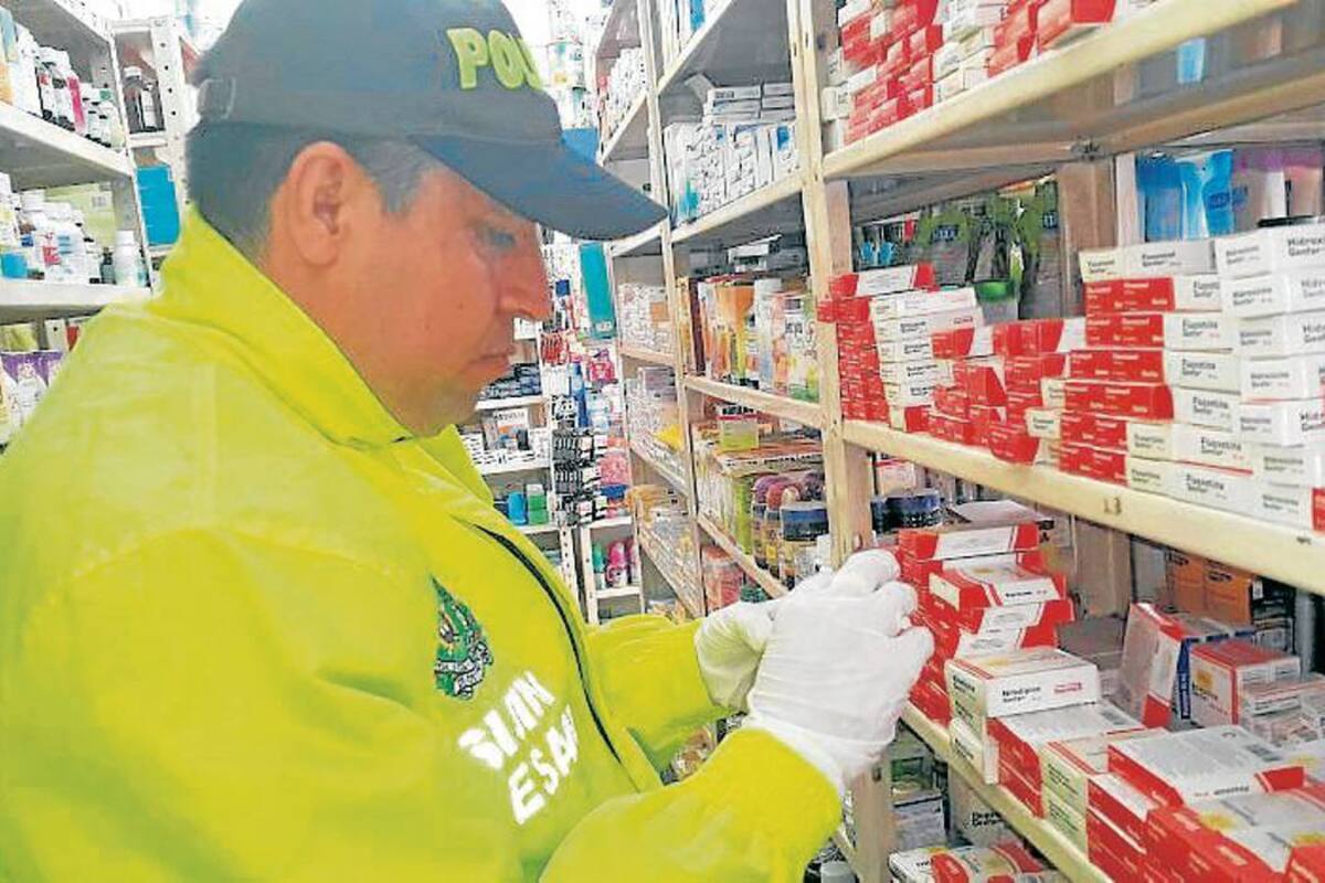 Varias droguerías del Socorro fueron visitadas por unidades de la Sijin, en donde encontraron medicamentos falsificados. (Foto: Suministrada/VANGUARDIA LIBERAL)