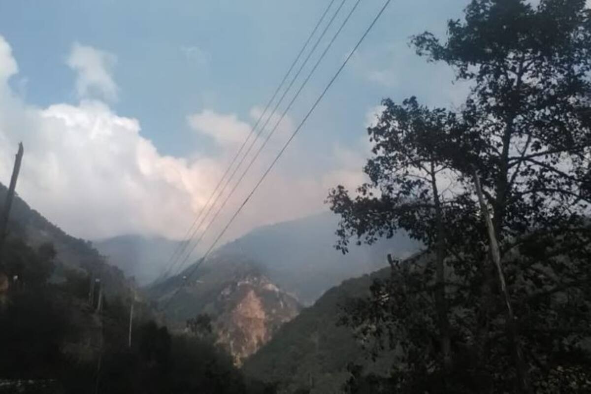 Al parecer, las llamas comenzaron pasado el mediodía de este domingo.