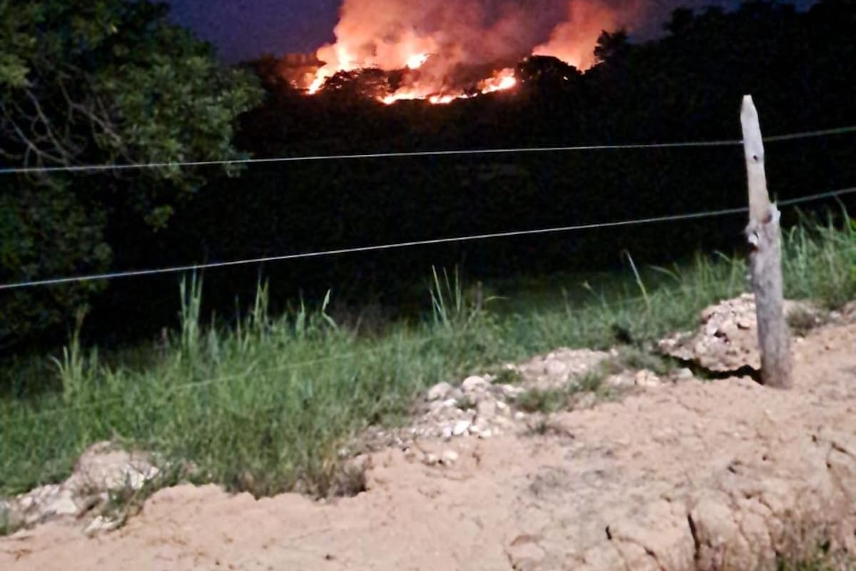 El incendio en la zona del DRMI San Silvestre fue controlado, mientras que las personas que intentaban ocupar el terreno fueron desalojadas.
Suministrada/Vanguardia