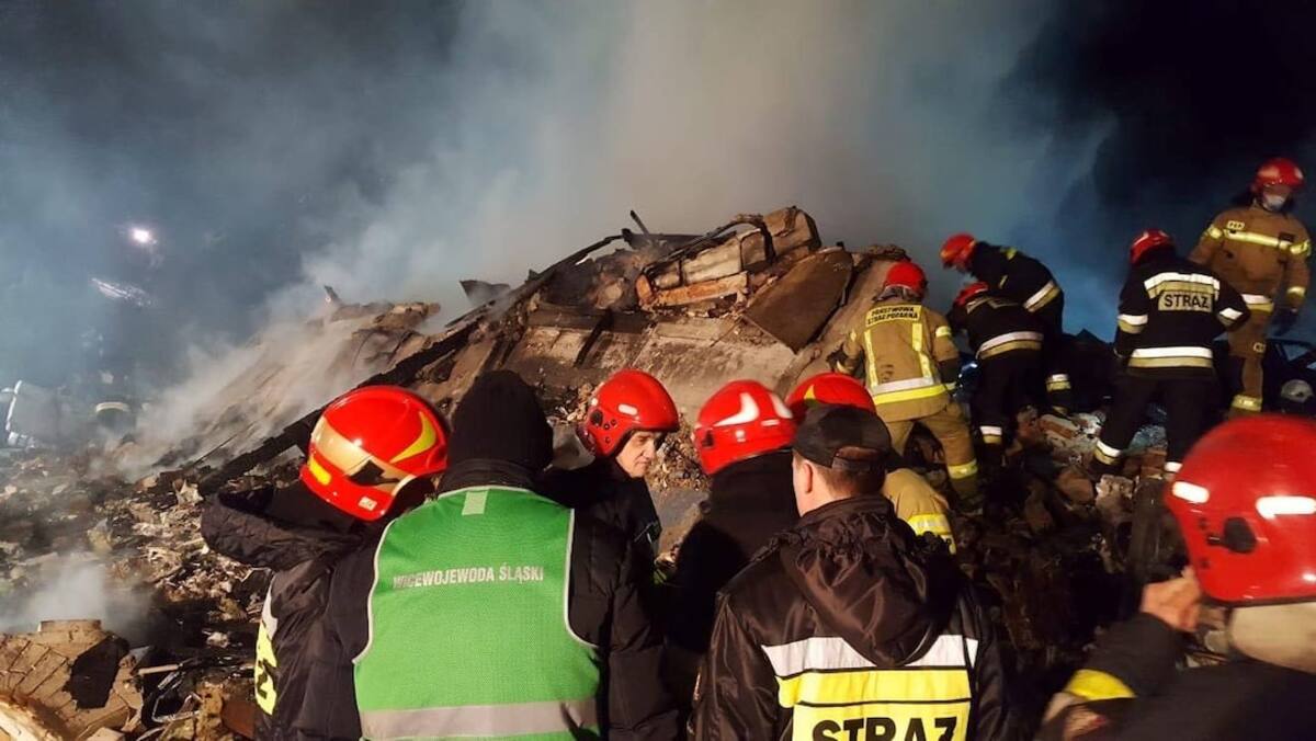 Algunos de los testigos que presenciaron el momento del incendio no dudaron en señalar que el fuego de las bengalas había sido el causante de las llamas en estación de esquí en Suiza.