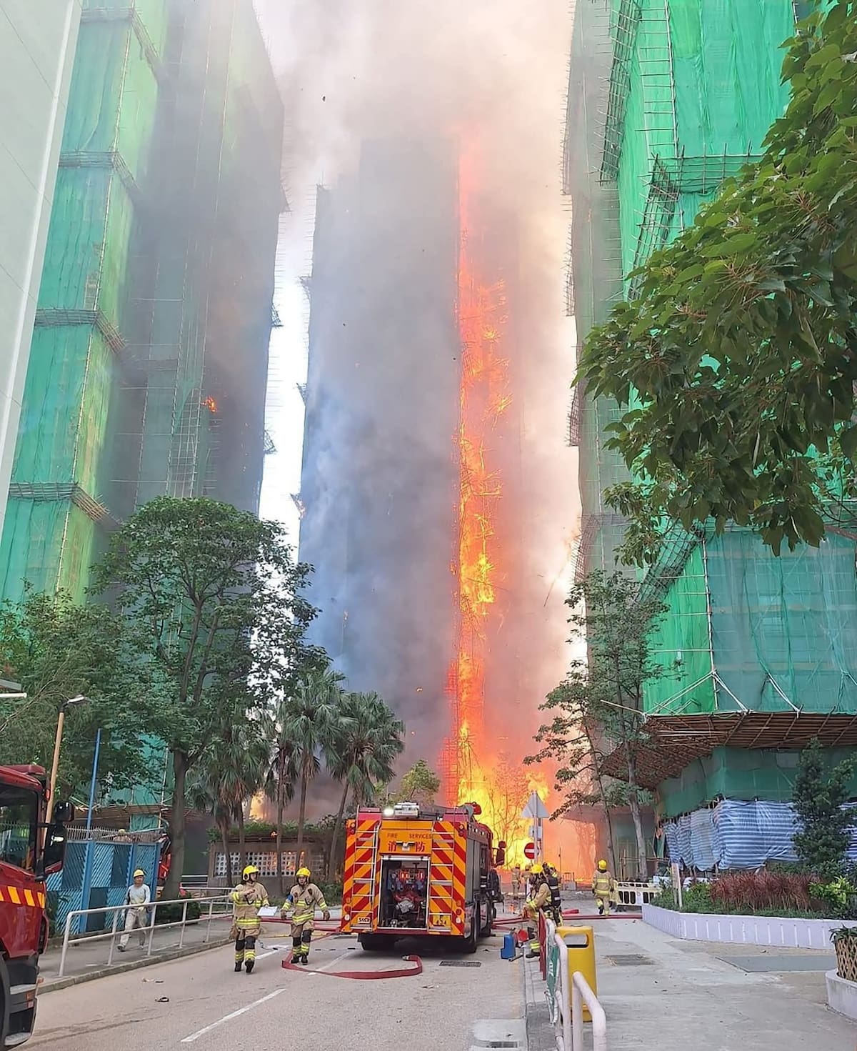 Incendio en Hong Kong: continúan las búsquedas mientras crece la cifra de muertos.
Foto: redes sociales.