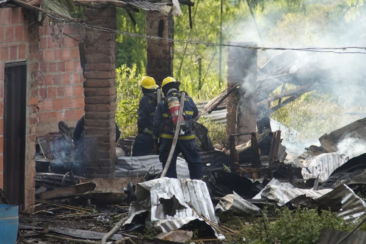 Explosión en depósito de pólvora en Floridablanca.
Foto: Marco Valencia / VANGUARDIA.