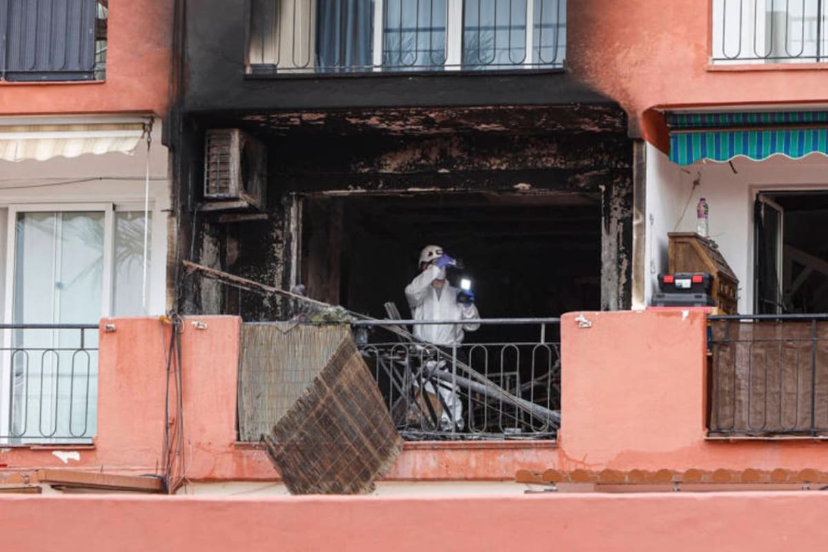 Continúa la investigación sobre el incendio en una vivienda de Xàbia que dejó dos víctimas mortales.
Foto: EFE/Pep Morell