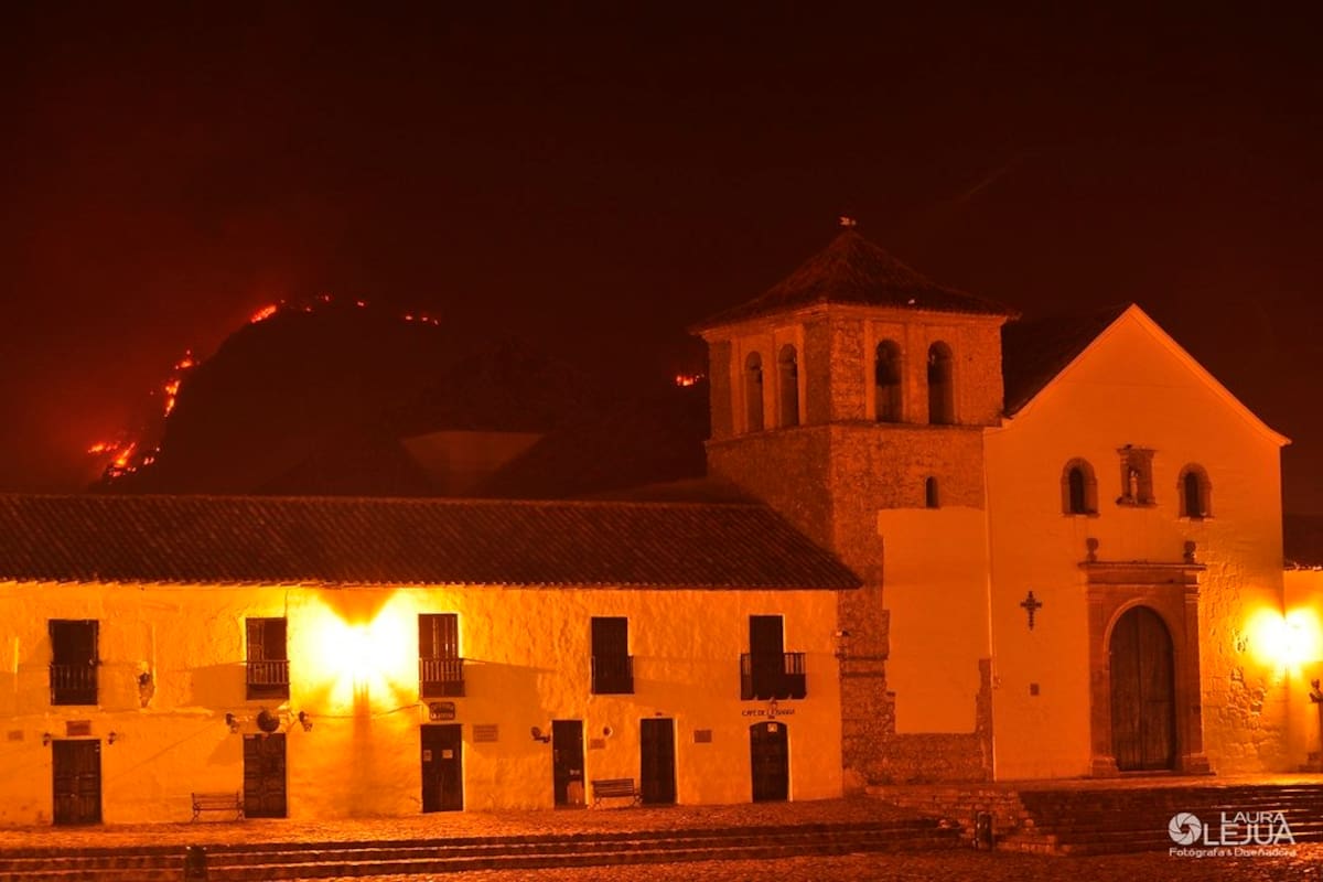 Villa de Leyva enfrenta una emergencia forestal que ha movilizado a organismos de socorro de varias regiones y activado apoyo aéreo para contener el avance del fuego. Foto: Laura Olejua Mancipe