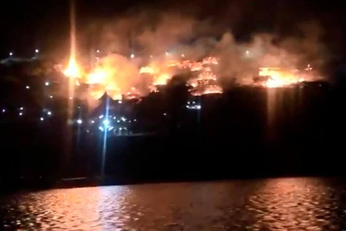 Video: Impresionantes imágenes de voraz incendio que consumió un hotel en Santa Marta