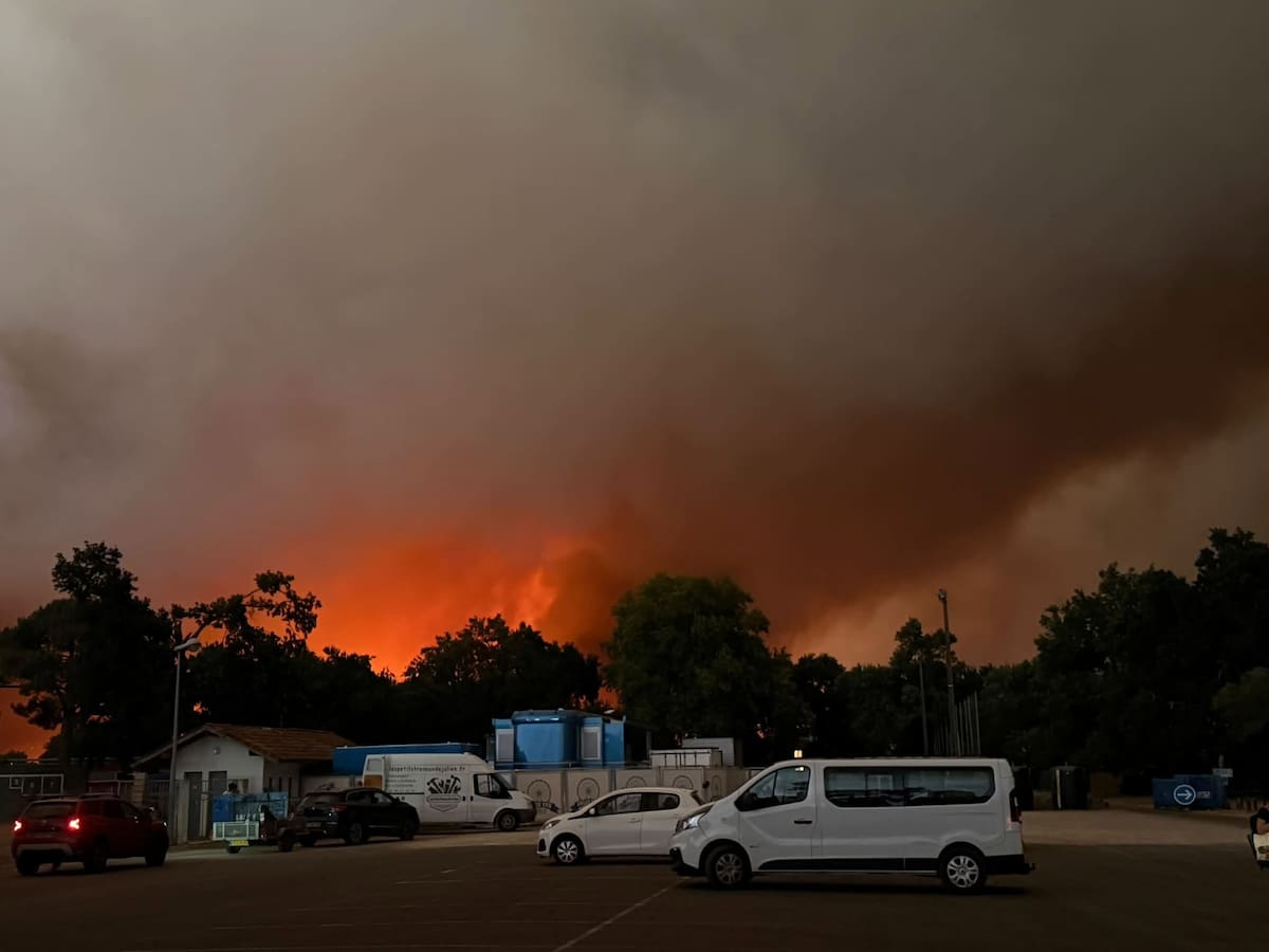 El sur de Francia está viviendo momentos críticos y nunca vistos con unos 30 incendios activos.