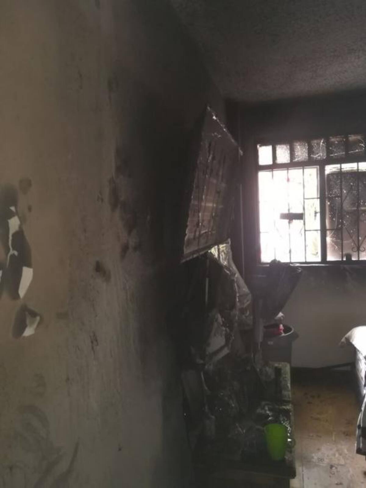 Se incendió vivienda mientras sus residentes asistían a una misa en Bucaramanga (Foto: Suministrada /VANGUARDIA LIBERAL)