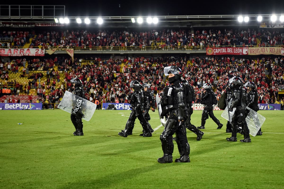 Bogotá. Agosto 22 de 2026. Incidentes en el Estadio Nemesio Camacho el Campín en el partido entre Independiente Santa Fe y América de Cali. (Colprensa - Cristian Bayona).