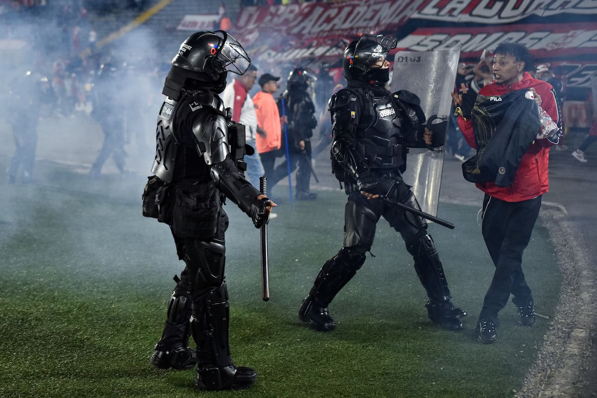 Bogotá. Agosto 22 de 2026. Incidentes en el Estadio Nemesio Camacho el Campín en el partido entre Independiente Santa Fe y América de Cali. (Colprensa - Cristian Bayona).