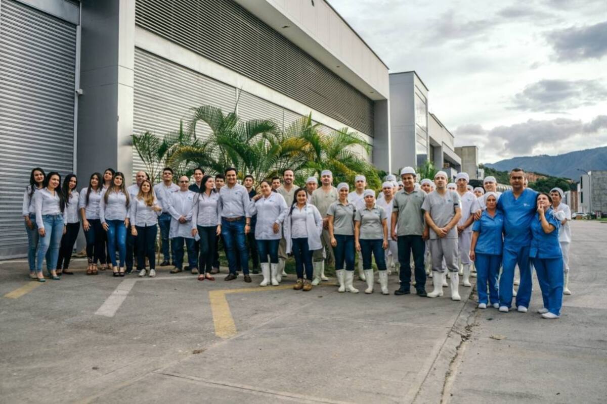 Un equipo de personas profesionales y técnicas en diferentes áreas hacen parte de Indunilo, la empresa pulverizadora santandereana que distribuye sus productos en Bucaramanga y su área metropolitana, así como a otras ciudades del país, como Bogotá, Cali y Santa Martha. (Foto: Suministrada / VANGUARDIA LIBERAL)