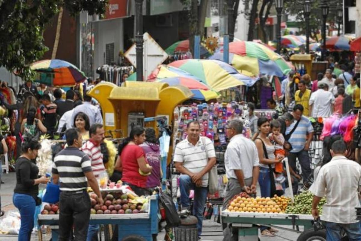 Entre los más afectados con el alza del salario mínimo estarían los trabajadores informales en Colombia
