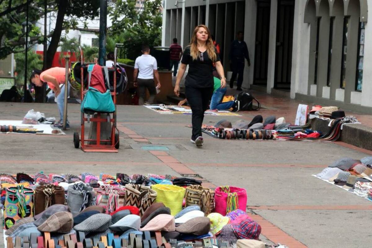 Se estima que actualmente cerca de 325 mil personas trabajan en situación de informalidad en la capital santandereana y su área, según el más reciente informe de empleo informal y seguridad social del Dane. (Foto: Fabián Hernández / VANGUARDIA LIBERAL)