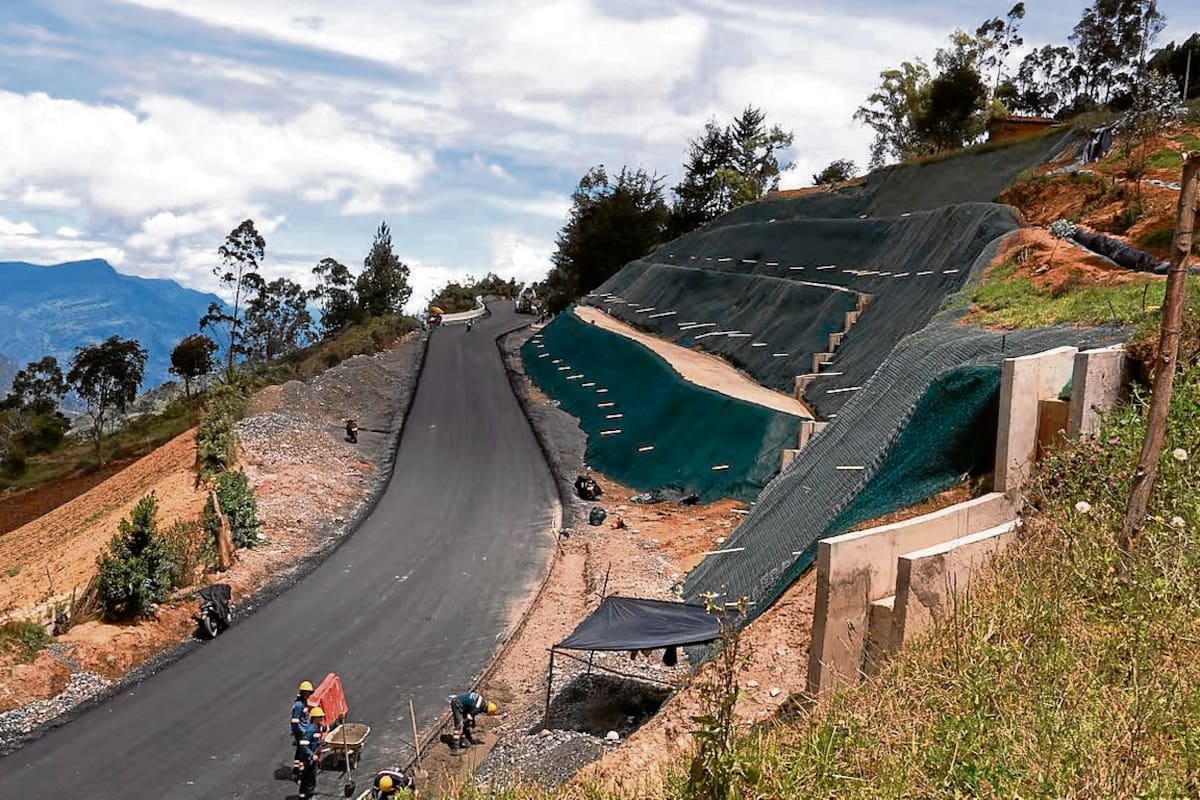 Uno de los principales retos para Santander es superar el rezago que hay en infraestructura vial.
