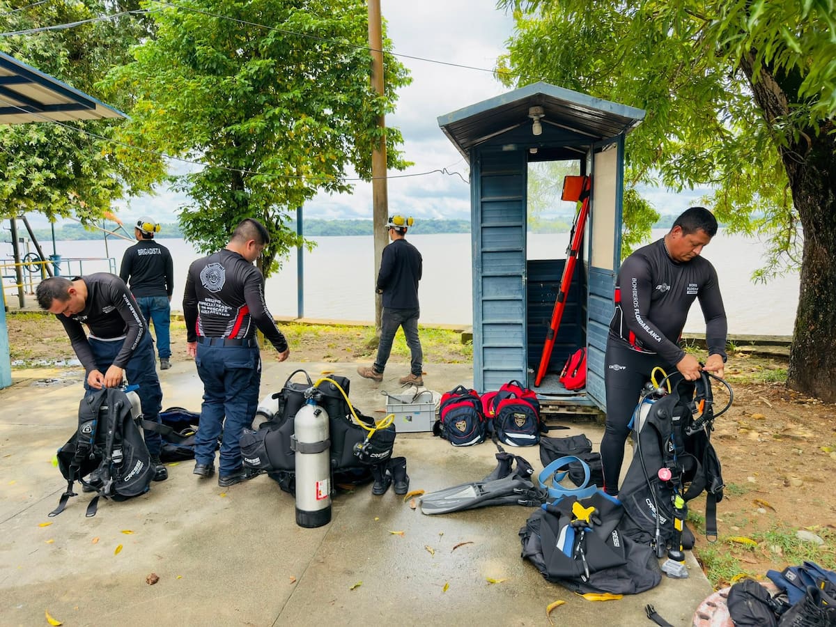 Bomberos de Floridablanca realizaron la inspección subacuática en la bocatoma del sistema de acueducto para verificar el estado de la infraestructura de captación de agua de la ciénaga San Silvestre.
Suministrada/Vanguardia
