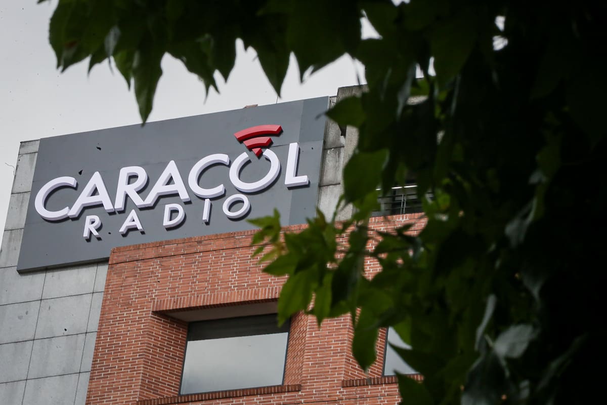 . El director de W Radio lamentó en vivo la muerte de Augusto Delkáder y destacó su papel en el desarrollo de Caracol Radio y el nacimiento de W Radio en el país.(Colprensa - Cristian Bayona).