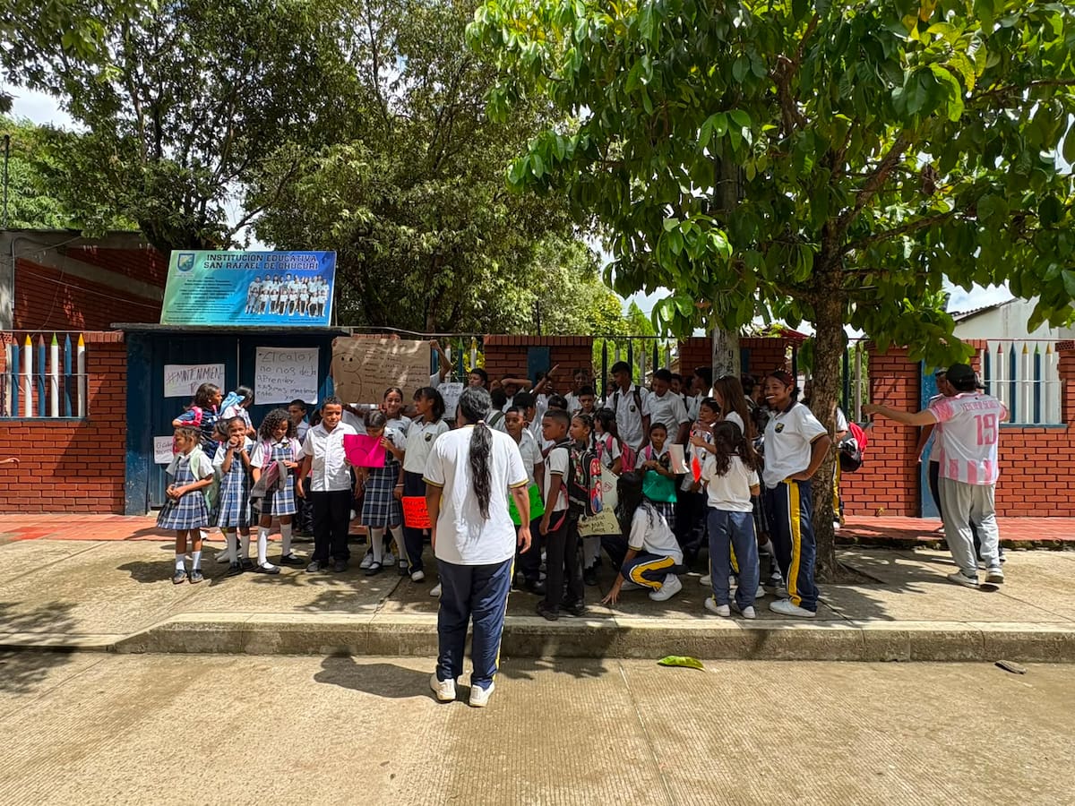 Estudiantes de la Institución Educativa San Rafael de Chucurí se declararon en paro con el fin de exigir una intervención de la infraestructura del plantel y mejores condiciones para desarrollar sus jornadas académicas.
Suministrada/Vanguardia