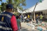 “No me voy a ir de aquí”: la desesperada búsqueda de una madre por su hijo tras el terremoto en Cali