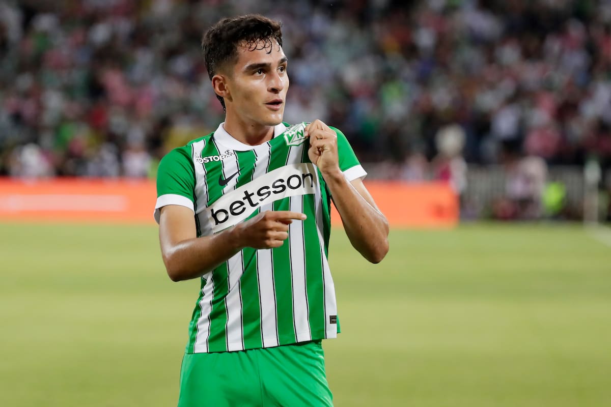 AME216. MEDELLÍN (COLOMBIA), 31/01/2026.- Juan Rengifo de Atlético Nacional celebra un gol este sábado, durante un partido amistoso entre el Inter Miami y Atlético Nacional en el estadio Atanasio Girardot, en Medellín (Colombia). EFE/ Carlos Ortega