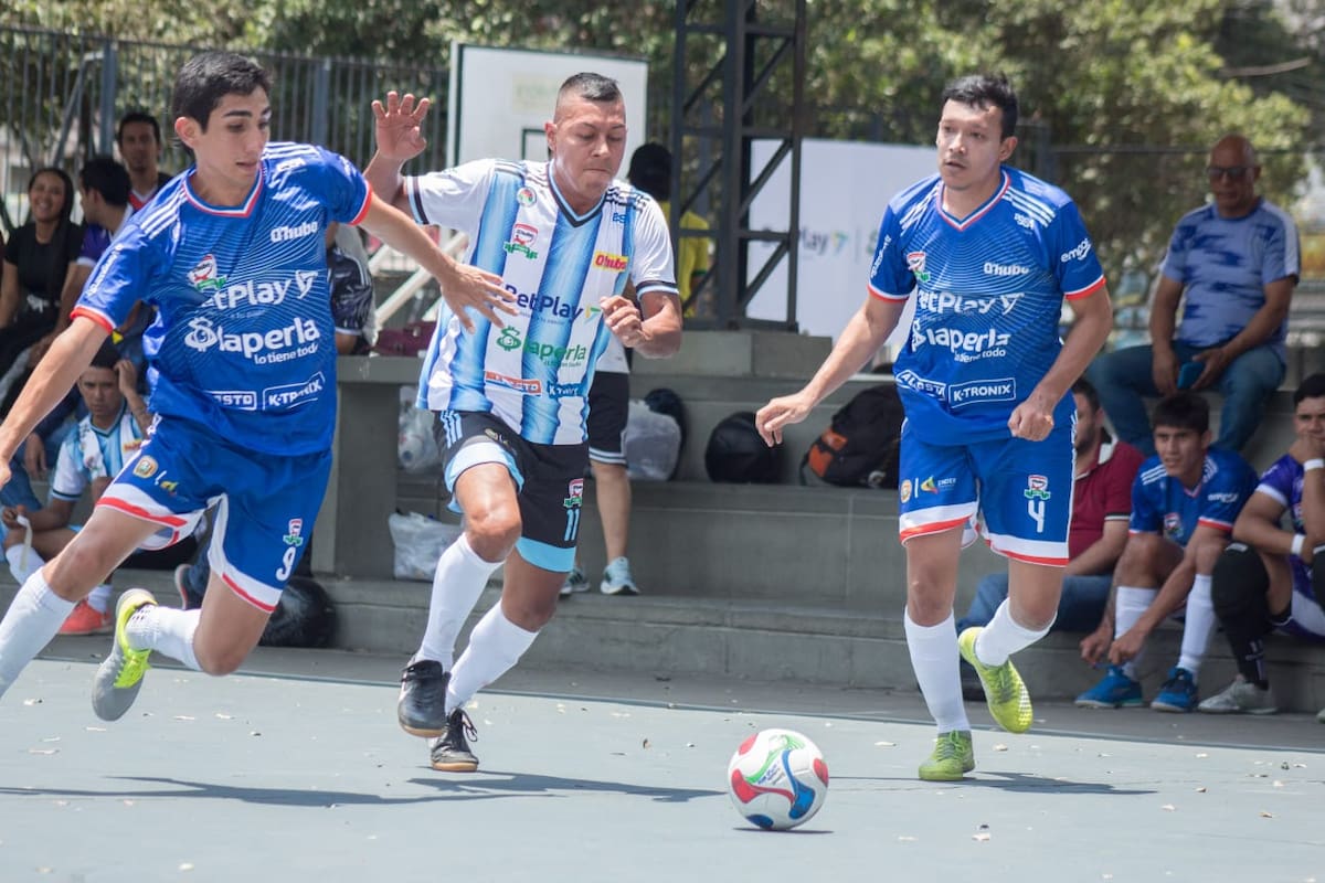 El Interbarrios Q’hubo Futsal 2026 arrancó con una jornada de 12 partidos cargados de goles, intensidad y emociones desde el primer minuto. /FOTO: Julián Herrera.