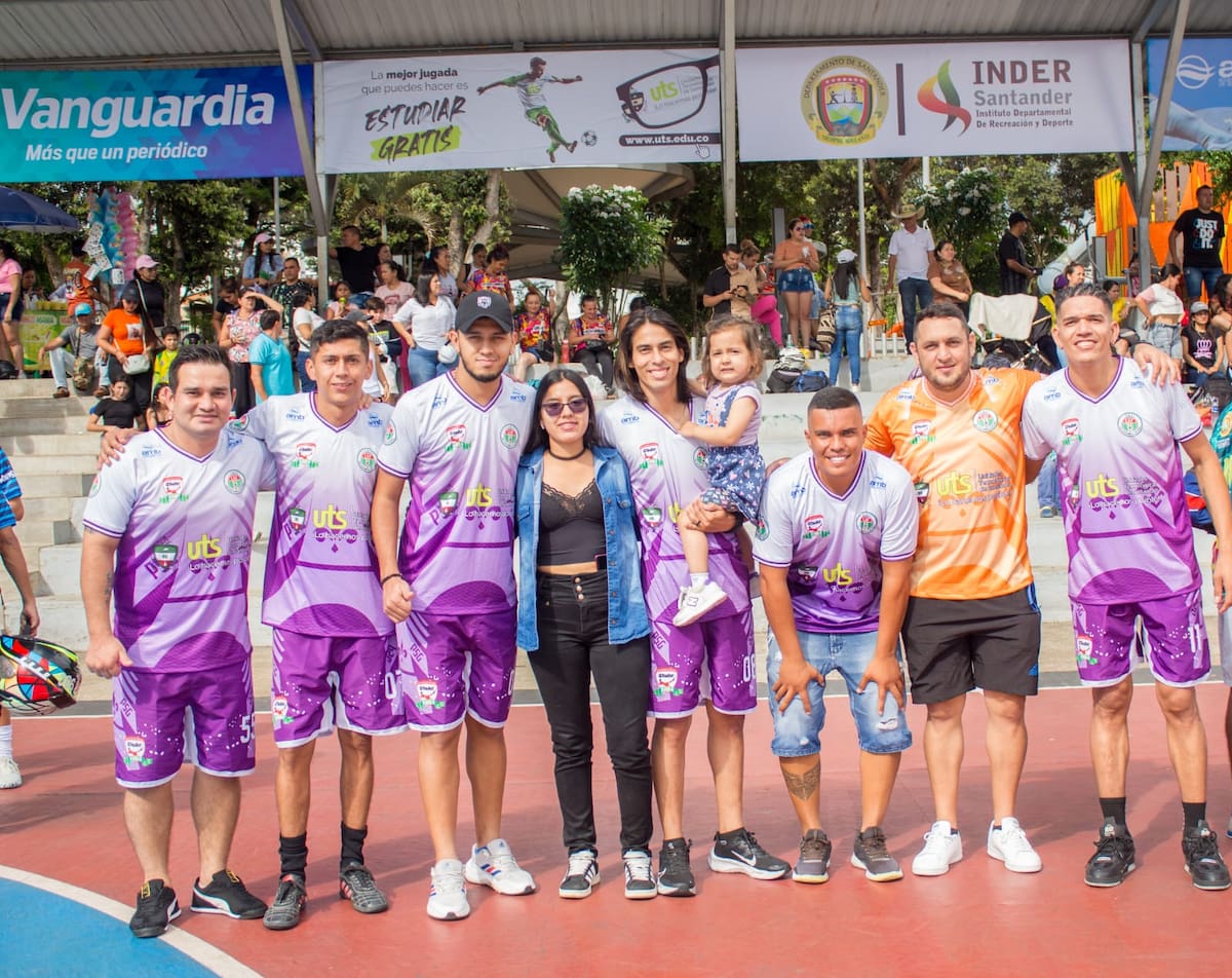 Desde este sábado comenzaron los partidos en el campeonato. Fotos: Marco Valencia y Julián Herrera.
