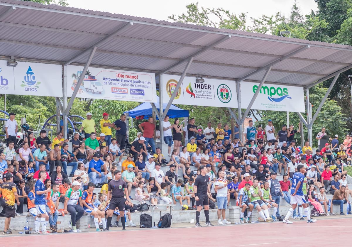 Goleadas, remontadas y definiciones ajustadas marcaron el cierre de la fase semifinal en el torneo. /FOTO: Julián Herrera