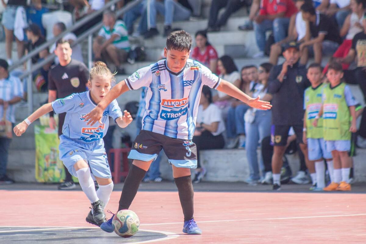 Interbarrios Futsal Q’Hubo-La Perla 2026: así llegan los finalistas a la gran definición. /FOTOS: Julián Herrera.