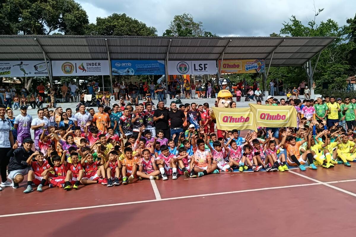 El torneo Interbarrios Q'hubo reúne a los mejores jugadores de fútbol sala de la región. Fotos: Marco Valencia y Julián Herrera.
