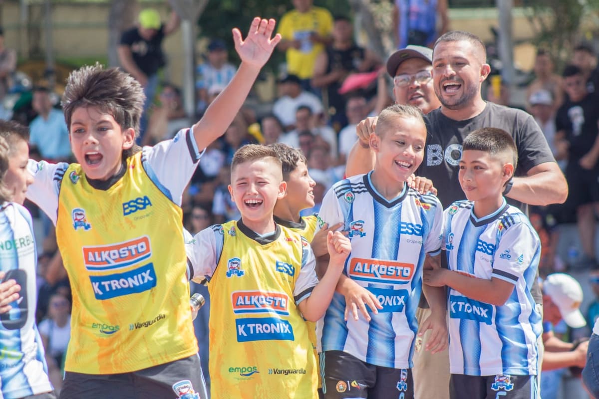 Goleadas, remontadas y definiciones ajustadas marcaron el cierre de la fase semifinal en el torneo. /FOTO: Julián Herrera