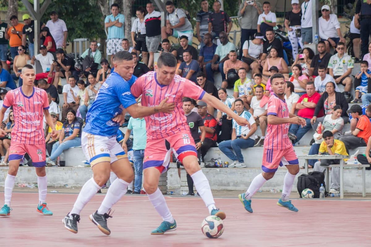 Interbarrios Futsal Q’Hubo-La Perla 2026: así llegan los finalistas a la gran definición. /FOTOS: Julián Herrera