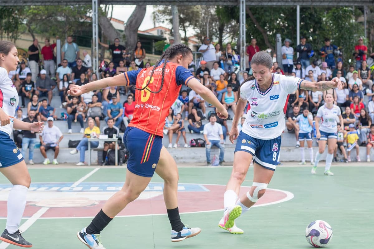 Interbarrios Futsal Q’Hubo-La Perla 2026: así llegan los finalistas a la gran definición. /FOTOS: Julián Herrera