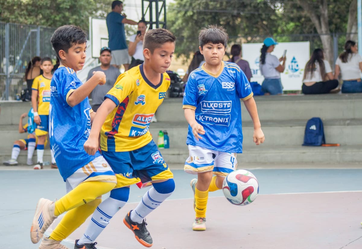 Interbarrios Futsal Q’Hubo-La Perla 2026: así llegan los finalistas a la gran definición. /FOTOS: Julián Herrera