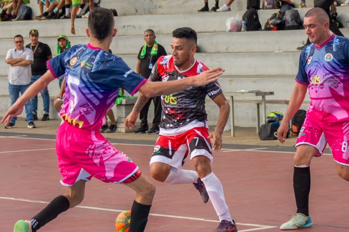 Interbarrios Q’hubo: una primera jornada cargada de goles y muchas emociones. Foto: Julián Herrera.