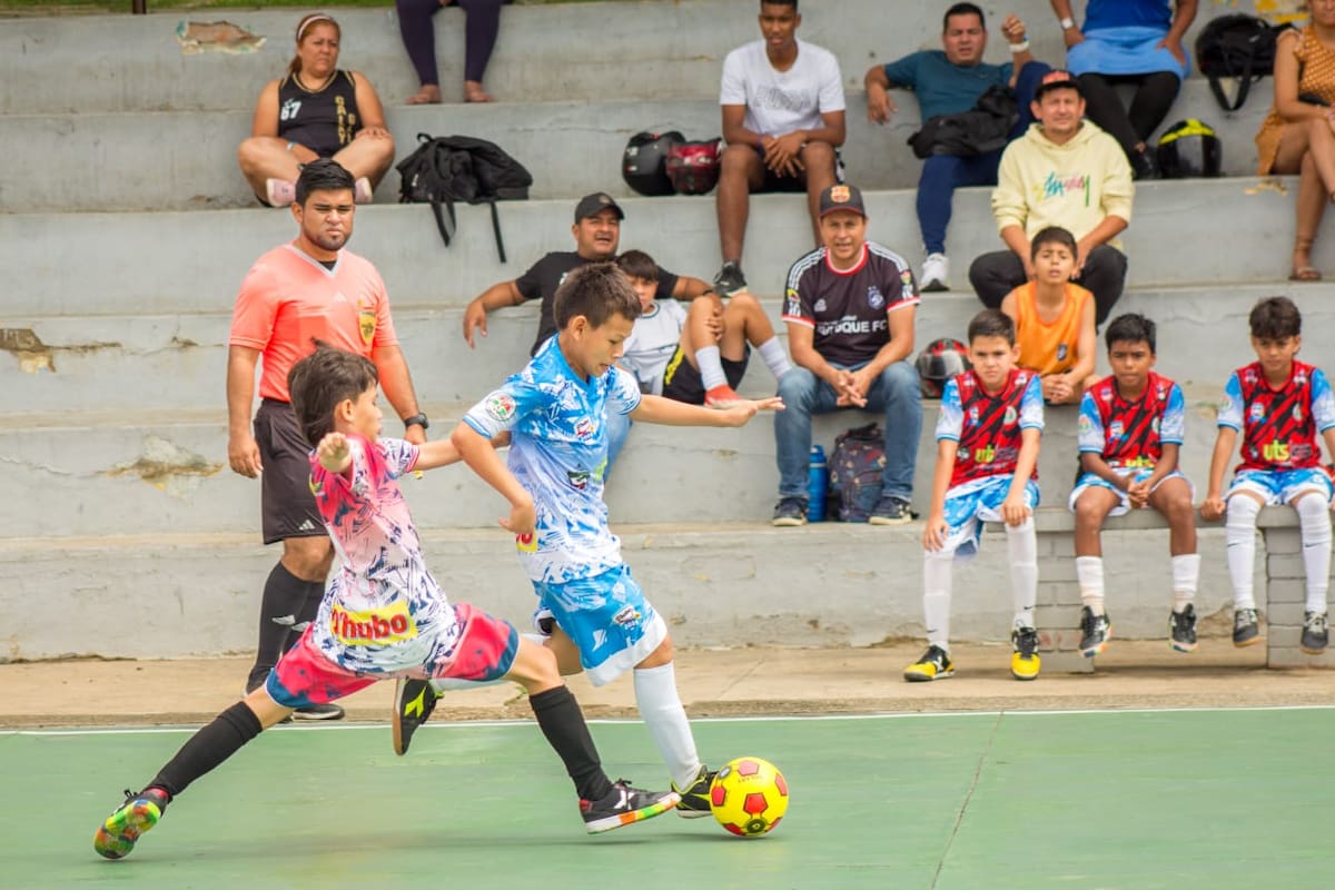 Interbarrios Q’hubo: una primera jornada cargada de goles y muchas emociones. Foto: Julián Herrera.