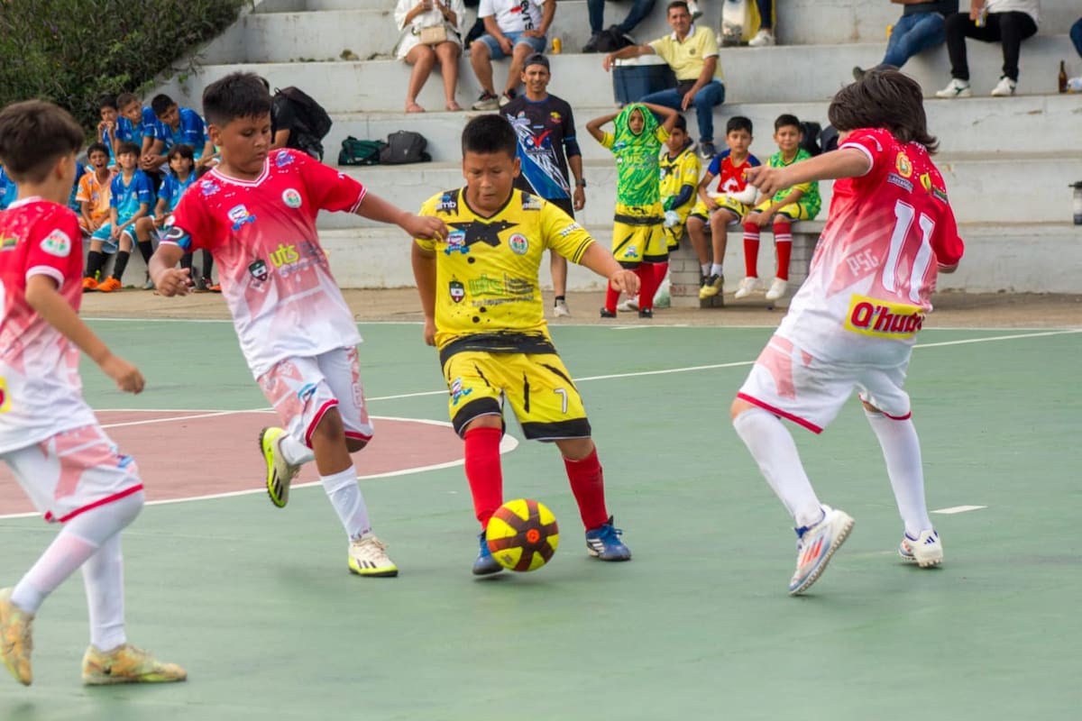 Interbarrios Q’hubo: una primera jornada cargada de goles y muchas emociones. Foto: Julián Herrera.