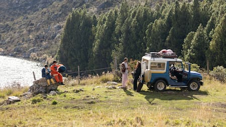 Un campero, cuatro desconocidos y un funeral: así es la nueva serie rodada en Santander