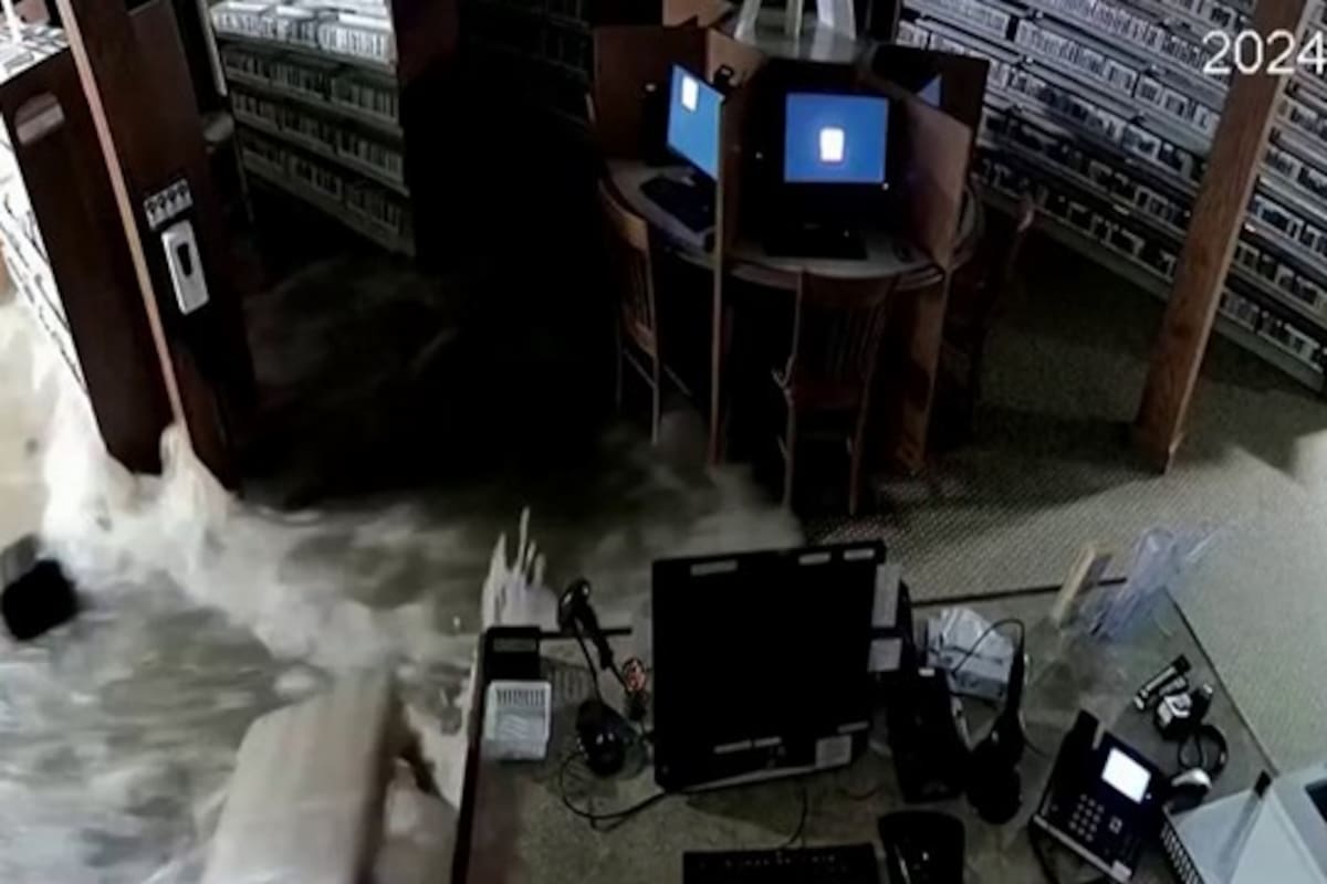 Se inundó una biblioteca en Nueva York y generó pérdidas por más de 10 millones de dólares. Captura de video //