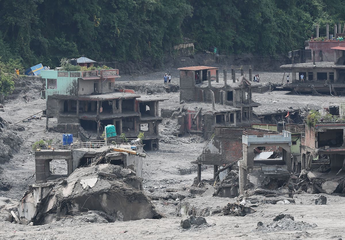 6.- Se observan casas en ruinas en Bidur, Nepal, el 29 de agosto de 2026, tras las inundaciones repentinas ocurridas a principios de esta semana. Más de 600 personas murieron y cientos permanecen desaparecidas en el norte de Nepal después de que un colapso glacial y una avalancha provocaran inundaciones repentinas y deslizamientos de tierra a lo largo de los valles de los ríos Bhotekoshi y Trishuli, cerca de la frontera entre Nepal y el Tíbet, causando una destrucción generalizada de asentamientos e infraestructura, según la Autoridad Nacional de Reducción y Gestión del Riesgo de Desastres (NDRRMA).