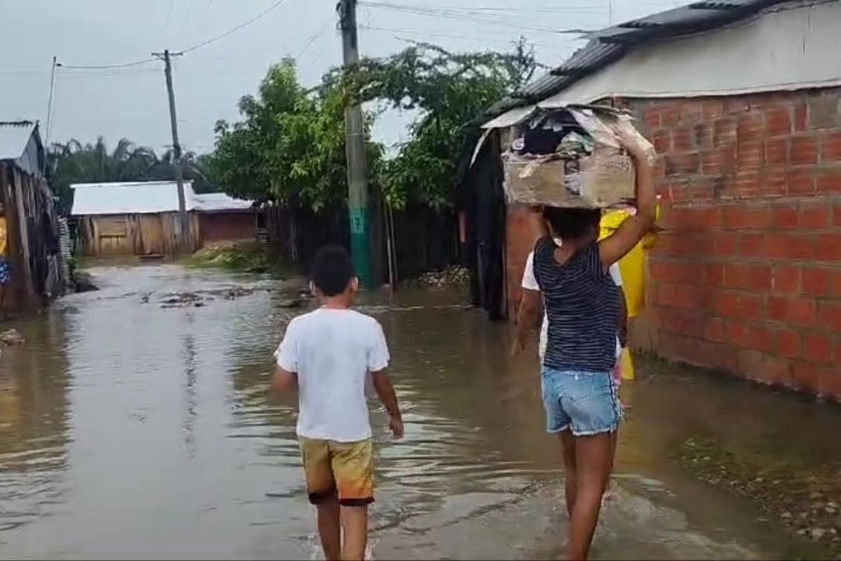 Las inundaciones mantienen en vilo a cerca de 600 personas en el barrio la Fé del municipio de Puerto Wilches , Suministrada //