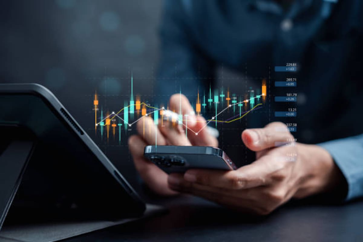 La inversión constante y una estrategia de largo plazo pueden ser más relevantes que intentar identificar el momento perfecto para entrar al mercado.