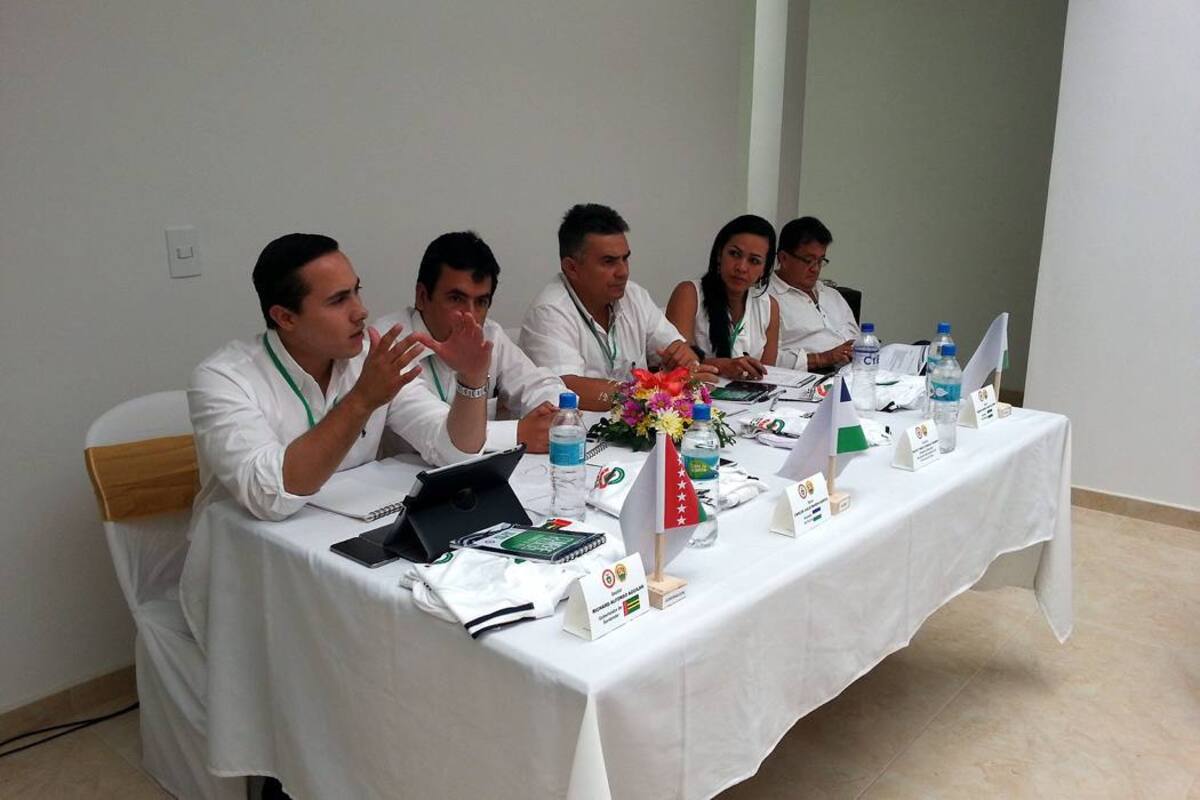 El Gobernador de Santander se reunió con 15 alcaldes de la provincia de Vélez. (Foto: Suministrada / VANGUARDIA LIBERAL)