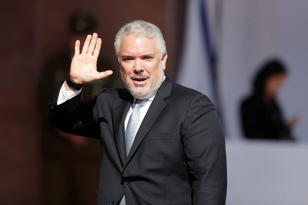 AME2538. VALPARAÍSO (CHILE), 11/03/2026.- El expresidente de Colombia, Iván Duque, llega para asistir a la toma de posesión del nuevo mandatario chileno, el ultraderechista José Antonio Kast este miércoles, en Valparaíso (Chile). Kast, exdiputado ultracatólico de 60 años, se transformó en el primer mandatario de extrema derecha en llegar al poder en la democracia chilena y en el primero en respaldar la dictadura de Augusto Pinochet (1973-1990). EFE/Ailen Diaz