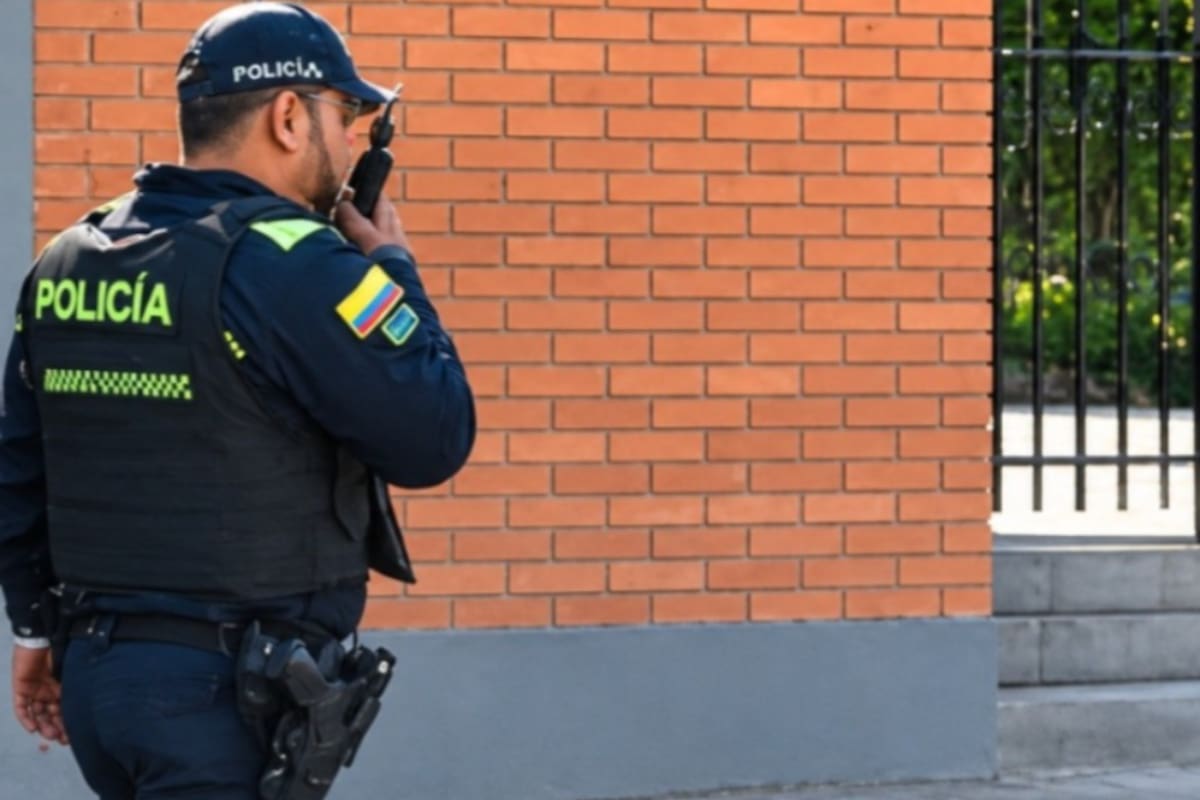 Investigan la muerte de hombre que se desplomó en una terminal de transporte de Santander
