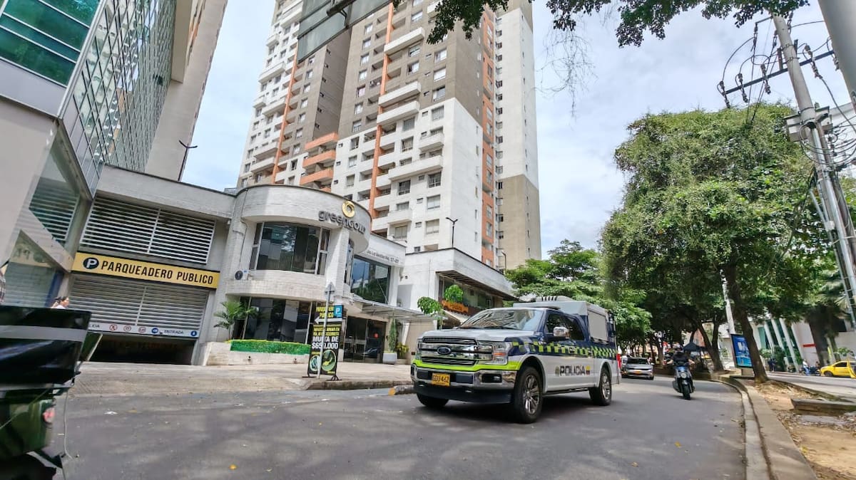 Investigan muerte de hombre que cayó desde el piso 30 en el condominio Green Gold.
Fotografías: Marco Valencia/VANGUARDIA.