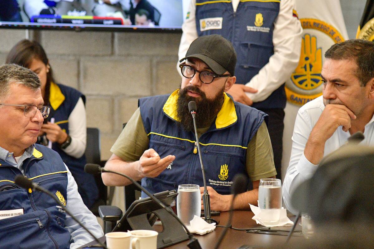 Carlos Carrillo Arenas, director de la Unidad Nacional para la Gestión del Riesgo de Desastres, UNGRD, se reunió con el gobernador de Santander, Juvenal Díaz Mateus, y más de 20 alcaldes del Departamento.