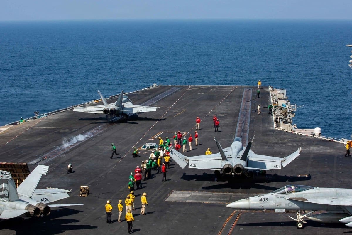Aviones de combate sobre el portaaeronaves 'USS Abraham Lincoln'
REMITIDA / HANDOUT por CENTCOM
Fotografía remitida a medios de comunicación exclusivamente para ilustrar la noticia a la que hace referencia la imagen, y citando la procedencia de la imagen en la firma
01/3/2026