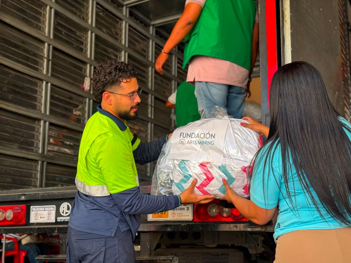 Los kits, la maquinaria y los equipos técnicos hacen parte de la primera etapa del plan, enfocada en las necesidades más urgentes de las familias que perdieron su vivienda en Chocó y Caldas.