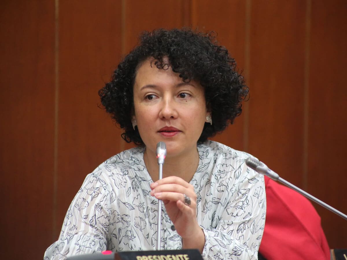 MinDefensa reúne a la cúpula militar por denuncia de interferencia de Isabel Zuleta.