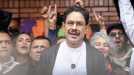 Iván Cepeda reconoce los resultados, pero pide impugnar 33 mil mesas de votación