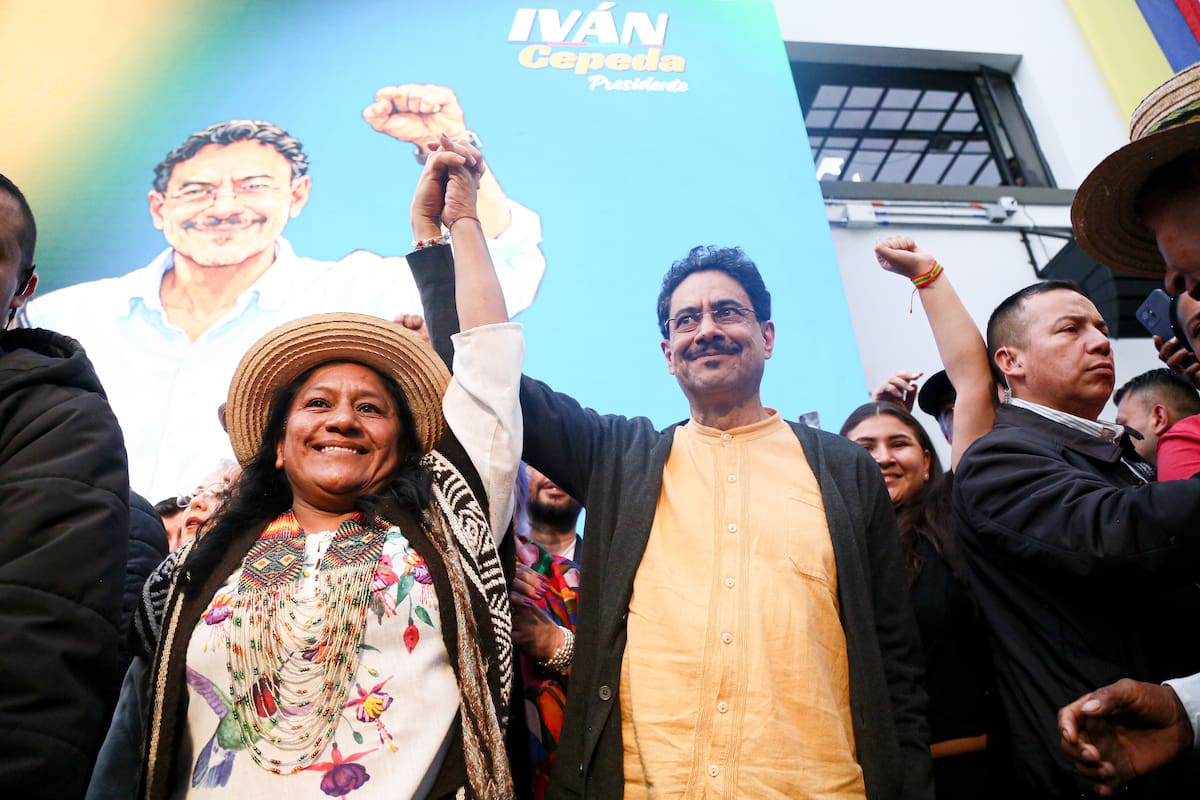 El candidato del Pacto Histórico Iván Cepeda y Aida Quilcué, su fórmula vicepresidencial. // Foto: Colprensa - Lina Gasca.